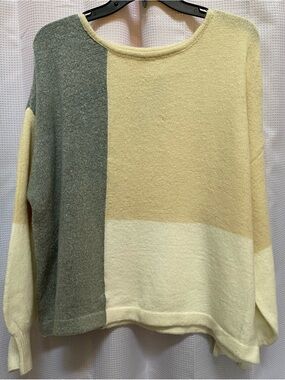 Ladies MAIN STRIP Colorblock Sweater Size Medium NWT